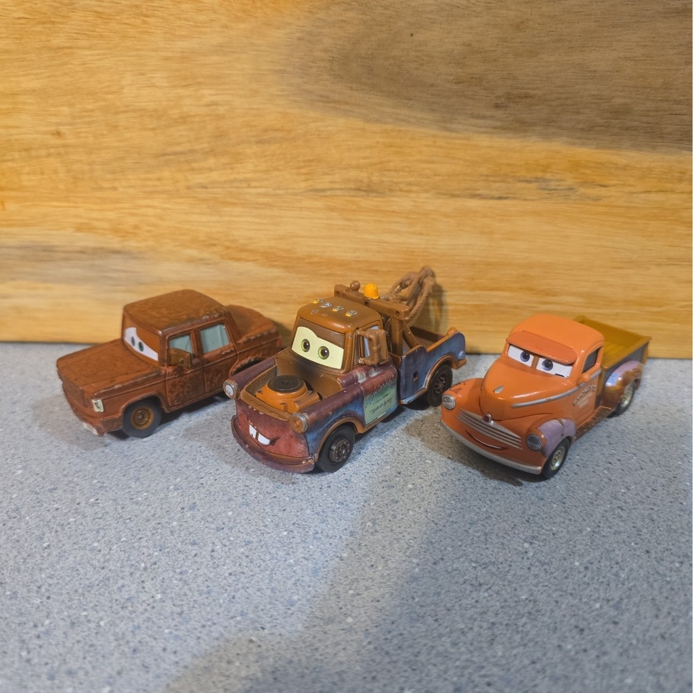 Disney Pixar Cars Diecast Fred Mater And Smokey Metal 1:55 Rust-eze Fan, Trucks